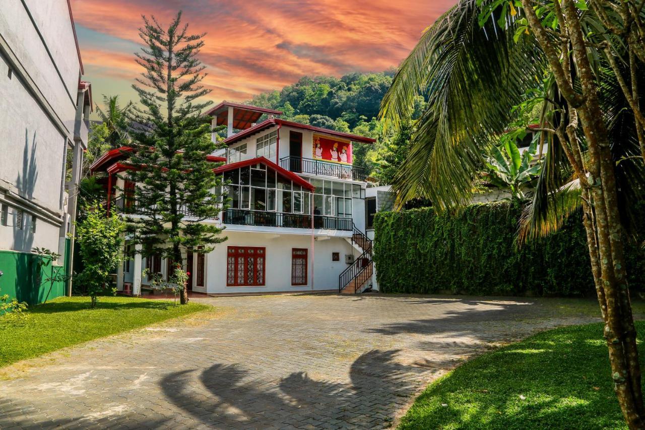 Queens Lodge Kandy Ngoại thất bức ảnh