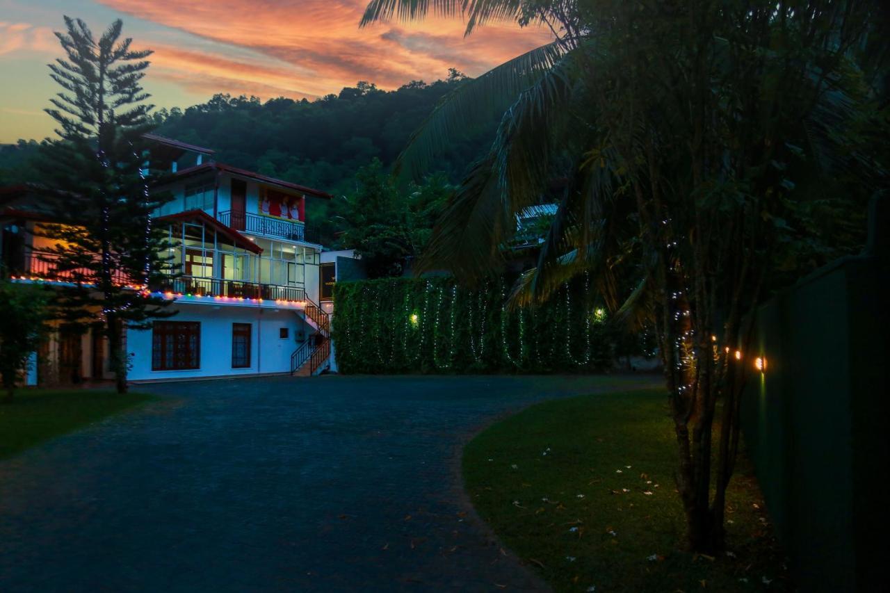 Queens Lodge Kandy Ngoại thất bức ảnh